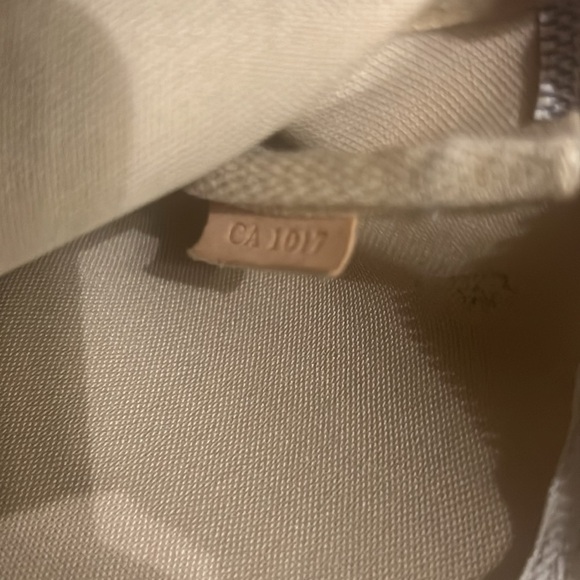 LOUIS‎ VUITTON WHITE DAMIER AZUR POCHETTE - Picture 14 of 14